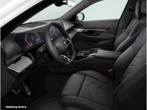 BMW i5 eDrive40 M Sport ACC RFK NAVI Standh. LED LM