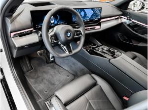 BMW 520 520i M Sport HUD PANO ACC 360°KAM RFK NAVI LED