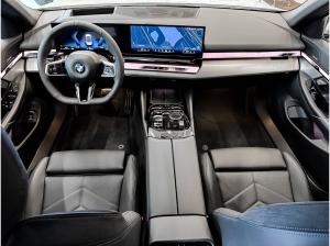 BMW 520 520i M Sport HUD PANO ACC 360°KAM RFK NAVI LED