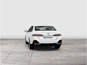 BMW i5 eDrive40 M Sport ACC RFK NAVI Standh. LED LM