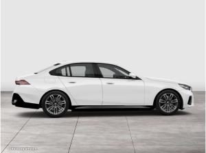 BMW i5 eDrive40 M Sport ACC RFK NAVI Standh. LED LM