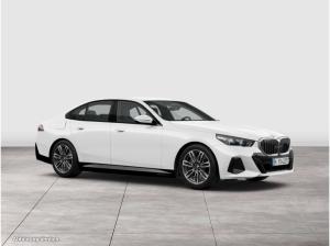 BMW i5 eDrive40 M Sport ACC RFK NAVI Standh. LED LM