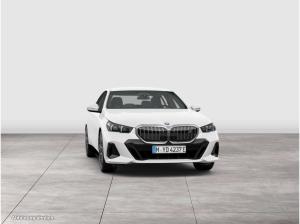 BMW i5 eDrive40 M Sport ACC RFK NAVI Standh. LED LM