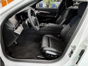 BMW 520 520i M Sport HUD PANO ACC 360°KAM RFK NAVI LED