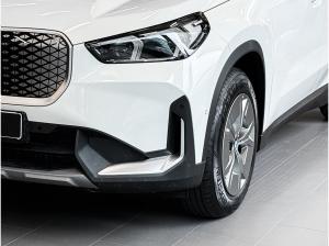 BMW iX1 xDrive30 HUD PANO ACC 360°KAM RFK