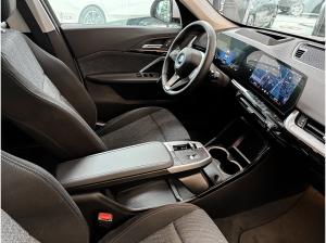 BMW iX1 xDrive30 HUD PANO ACC 360°KAM RFK