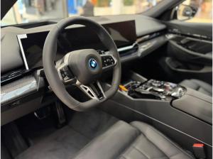 BMW i5 eDrive40 M Sport+HUD+PANO+DA+PA+HIFI+AHK+SHZ+NAV+uvm.