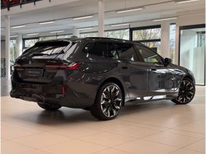 BMW i5 eDrive40 M Sport+HUD+PANO+AHK+NAVI+SHZ+uvm.