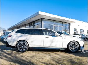 BMW 520 520d xDrive Touring M Sport AHK Pano DA+ PA Prof.