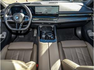 BMW 520 520d xDrive Touring M Sport AHK Pano DA+ PA Prof.