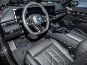 BMW i5 eDrive40 21  M Sport Pro 360° HuD PANO B/W Autobahnass.