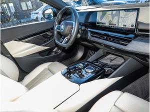 BMW 520 520d xDrive Touring M Sport AHK Pano DA Prof. H/K PA+ LED