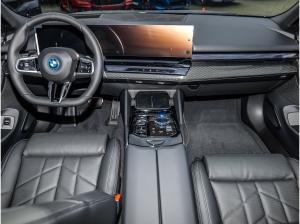 BMW i5 eDrive40 21  M Sport Pro 360° HuD PANO B/W Autobahnass.