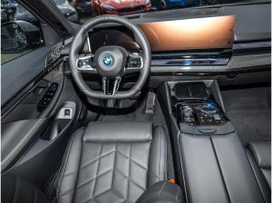 BMW i5 eDrive40 21  M Sport Pro 360° HuD PANO B/W Autobahnass.