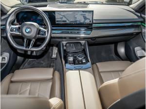BMW 520 520d Touring M Sport AHK Pano DA+ STHZ PAP LCProf