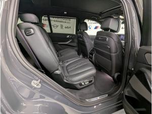 BMW X7 xDrive40d M Sportpaket Pro / Exklusiv Paket / Massagesitze / 22 Zoll / Pano / AHK / H/K / 360° KAM R