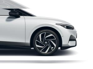 Volkswagen ID.7 Tourer Pro*BLACK-STYLE*WÄRMEPUMPE*IQ.LIGHT*AHK*KAMERA*PDC*SHZ