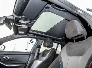 BMW 330 330i xDrive Touring M Sport Pano ACC DA PA HuD