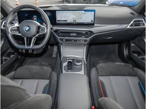 BMW 330 330i xDrive Touring M Sport Pano ACC DA PA HuD