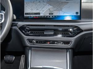 BMW 330 330i xDrive Touring M Sport Pano ACC DA PA HuD