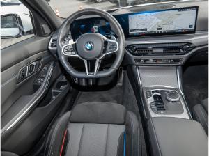 BMW 330 330i xDrive Touring M Sport Pano ACC DA PA HuD