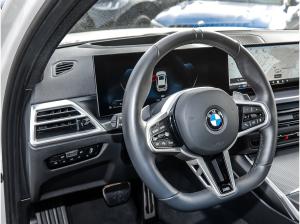 BMW 330 330i xDrive Touring M Sport Pano ACC DA PA HuD