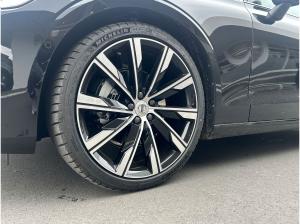 Volvo V60 B4 Benzin Plus Dark 20'' AHK Panorama 360 Kamera HUD LED ACC DAB Harman Kardon *Vorführwagen Sondera