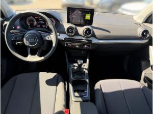 Audi Q2 advanced 30 TFSI MATRIX AHK CarPlay virtual Assistenzp. Anschlussgar.
