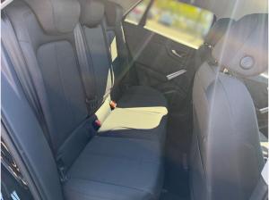 Audi Q2 advanced 30 TFSI MATRIX AHK CarPlay virtual Assistenzp. Anschlussgar.