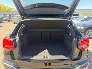 Audi Q2 advanced 30 TFSI MATRIX AHK CarPlay virtual Assistenzp. Anschlussgar.