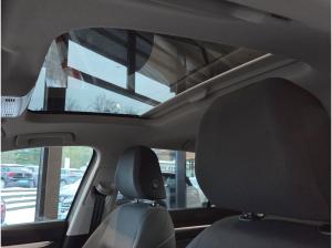 Volkswagen Golf VIII 1.5 eTSI DSG Move Panoramadach ParkAssistent