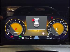 Volkswagen Golf VIII 1.5 eTSI DSG Move Panoramadach ParkAssistent