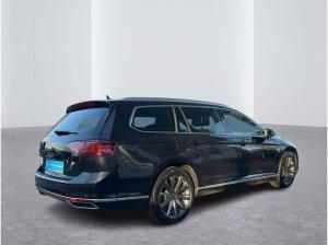 Volkswagen Passat Variant 2.0 TDI Elegance DSG AHK Navi LED