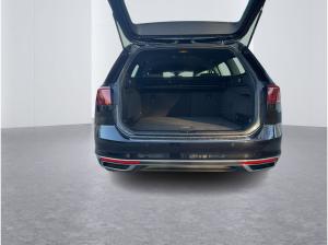Volkswagen Passat Variant 2.0 TDI Elegance DSG AHK Navi LED