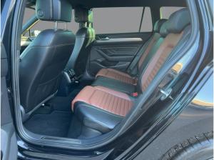 Volkswagen Passat Variant 2.0 TDI Elegance DSG AHK Navi LED