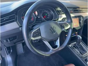 Volkswagen Passat Variant 2.0 TDI Elegance DSG AHK Navi LED