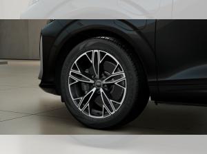 Audi Q3 e-hybrid neues Modell Vorb. AHK Rückfahrkamera