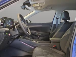 Volkswagen T-Roc 1.5 eTSI DSG Style+AHK+WR+NAVI+IQLIGHT+EAS