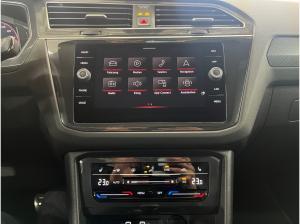 Volkswagen Tiguan 2.0 TSI DSG 4Motion R Akrapovic Harman Kardon Navi IQ.Light DCC DAB+ FrontAssist
