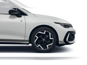 Volkswagen Golf 1.5 eTSI DSG R-Line BlackStyle Business&Komfort