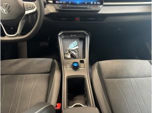 Volkswagen T-Roc Style 1.5 l eTSI OPF ) 7-Gang-Doppelkupplungsgetriebe DSG