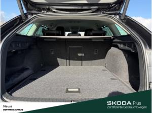 Skoda Octavia Combi SELECTION TDI DSG NAVI SITZHEIZUNG EINPARKHILFE LED
