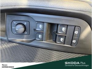 Skoda Octavia Combi SELECTION TDI DSG NAVI SITZHEIZUNG EINPARKHILFE LED