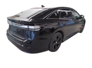 Volkswagen ID.7 GTX - Interieur und Exterieur Plus Paket + PANO / 8-fach Bereift