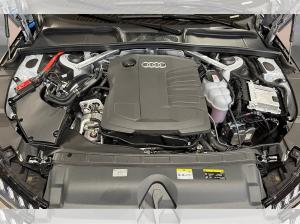 Audi A4 Avant 30 TDI S-tronic LED Navi ACC PDC SHZ LM