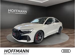Audi RS3 Limousine / RS-Dynamikpaket / Exclusive Kreide / Schalensitze / Carbonpaket