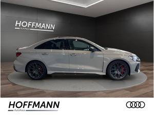 Audi RS3 Limousine / RS-Dynamikpaket / Exclusive Kreide / Schalensitze / Carbonpaket