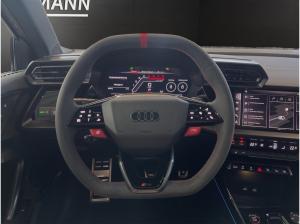Audi RS3 Limousine / RS-Dynamikpaket / Exclusive Kreide / Schalensitze / Carbonpaket
