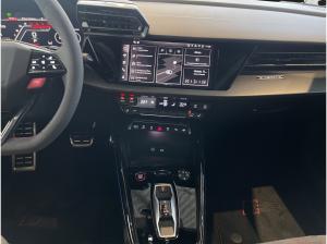 Audi RS3 Limousine / RS-Dynamikpaket / Exclusive Kreide / Schalensitze / Carbonpaket