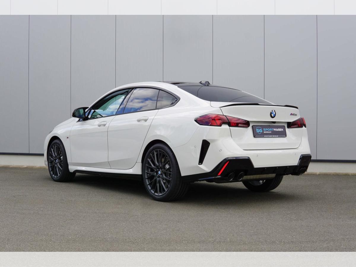 BMW M235